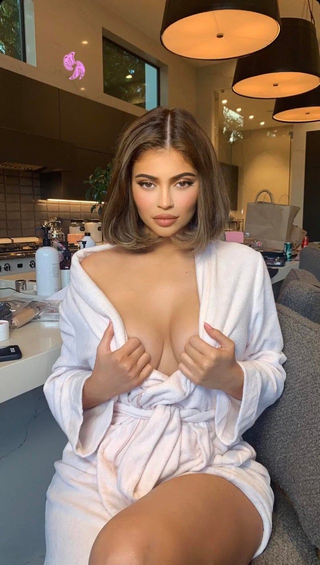 Want To Cum All Over Kylie Jenner NSF