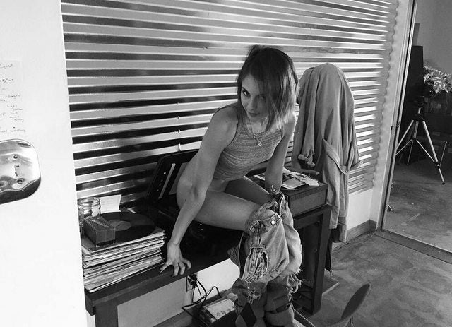 Willa Holland Photocopying Her Butt NSFW
