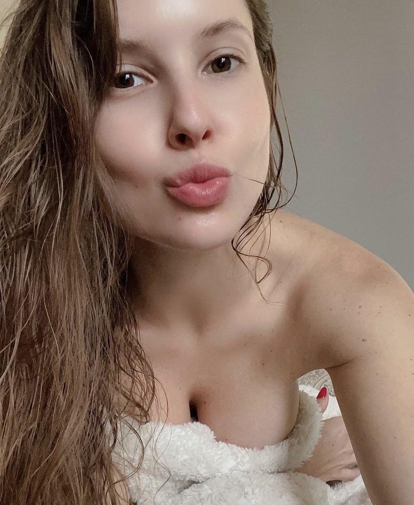 Would Anyone Like To Receive Nudes From Amanda Cerny NSFW