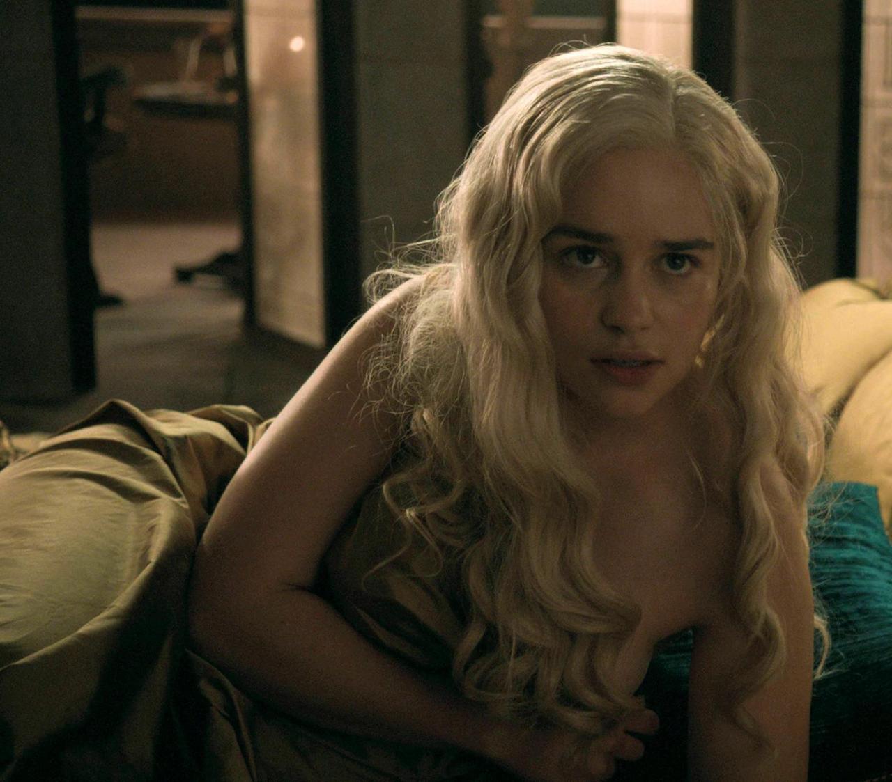 Would Love To Breed Emilia Clarke When Shes Acting As Daenerys NSFW