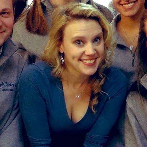 Would Love To Jack Off To Kate Mckinnon With A Bud NSFW