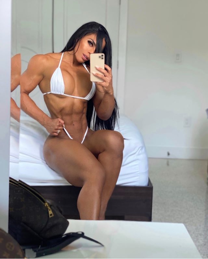 Yarishna Nicole Ayala Muscles