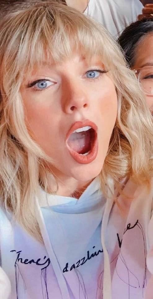 You Know What To Do With Taylor Swift Mouth NSFW