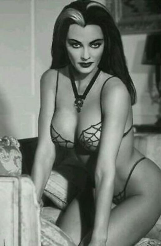 Yvonne De Carlo Of The Munsters Was Stunning NSF