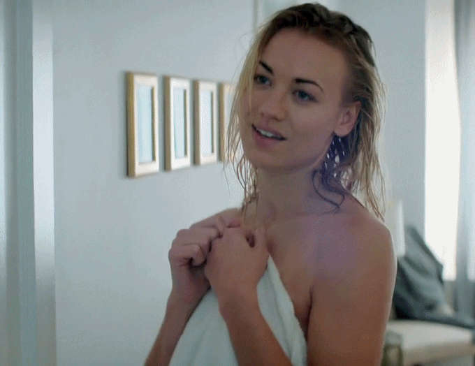 Yvonne Strahovski Ass