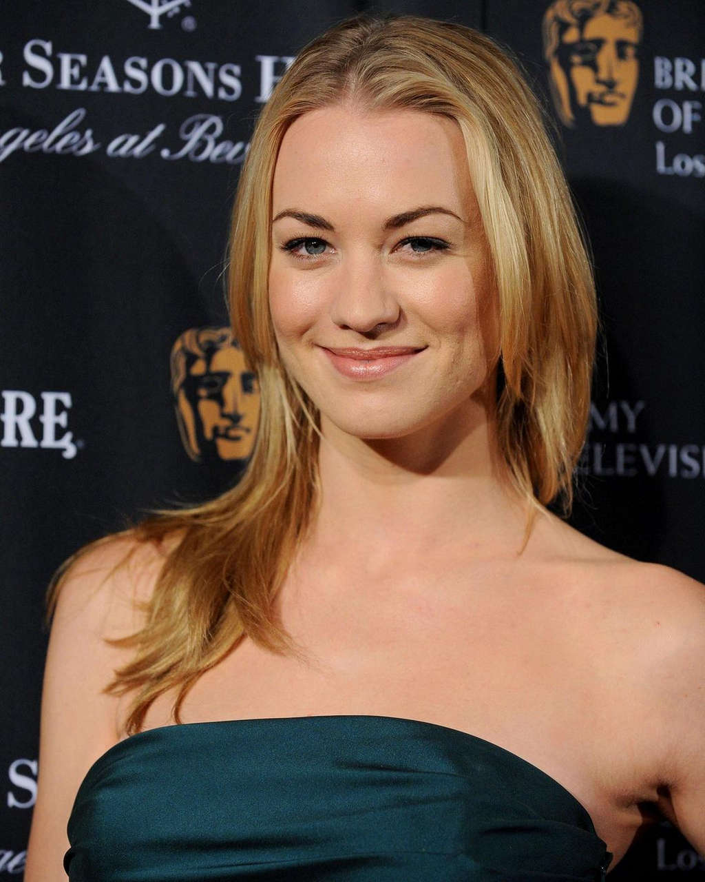 Yvonne Strahovski NSFW