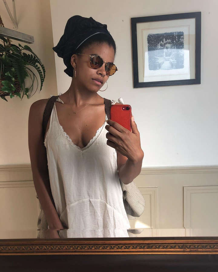 Zazie Beetz NSFW