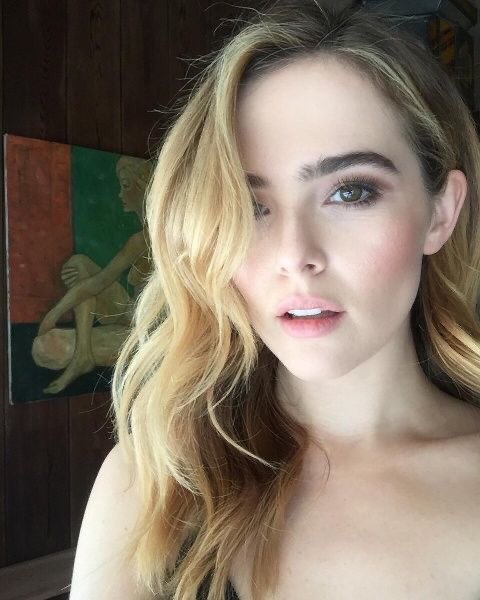 Zoey Deutch Nude Photos